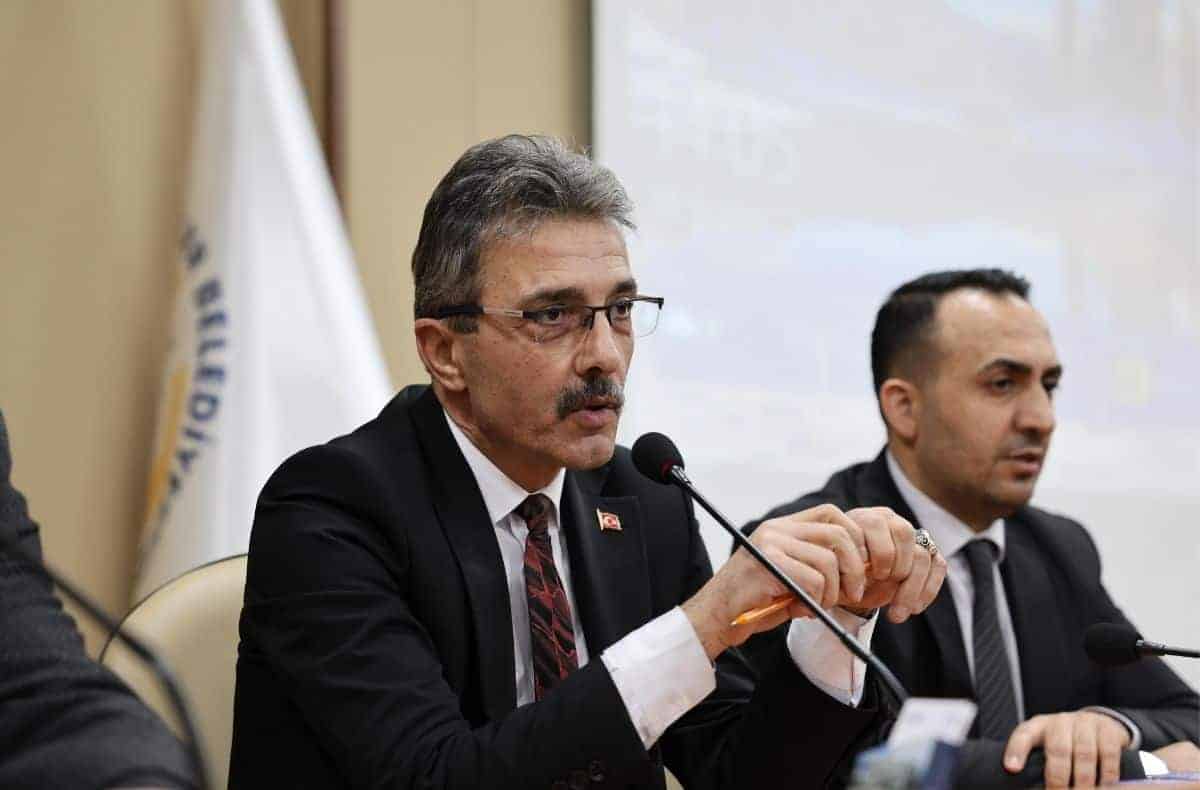 Başkan Şenol Dinç, muhtarlarla bir araya gelerek yerel sorunları ve projeleri değerlendirdi.