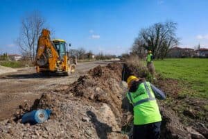 Hanlı Mahallesi’nde 5 Bin Metrelik İçme Suyu Hattı ile Modern Altyapı Çalışmaları Hızla Sürüyor