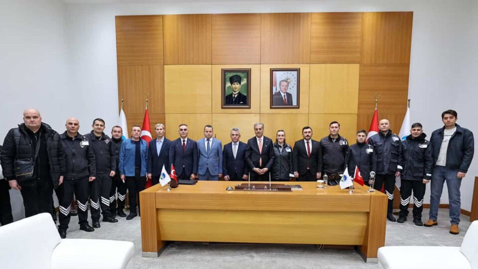 Başkan Yusuf Alemdar, Büyükşehir Personeliyle Bayramlaşma Töreninde Birlik ve Hizmet Mesajı Verdi