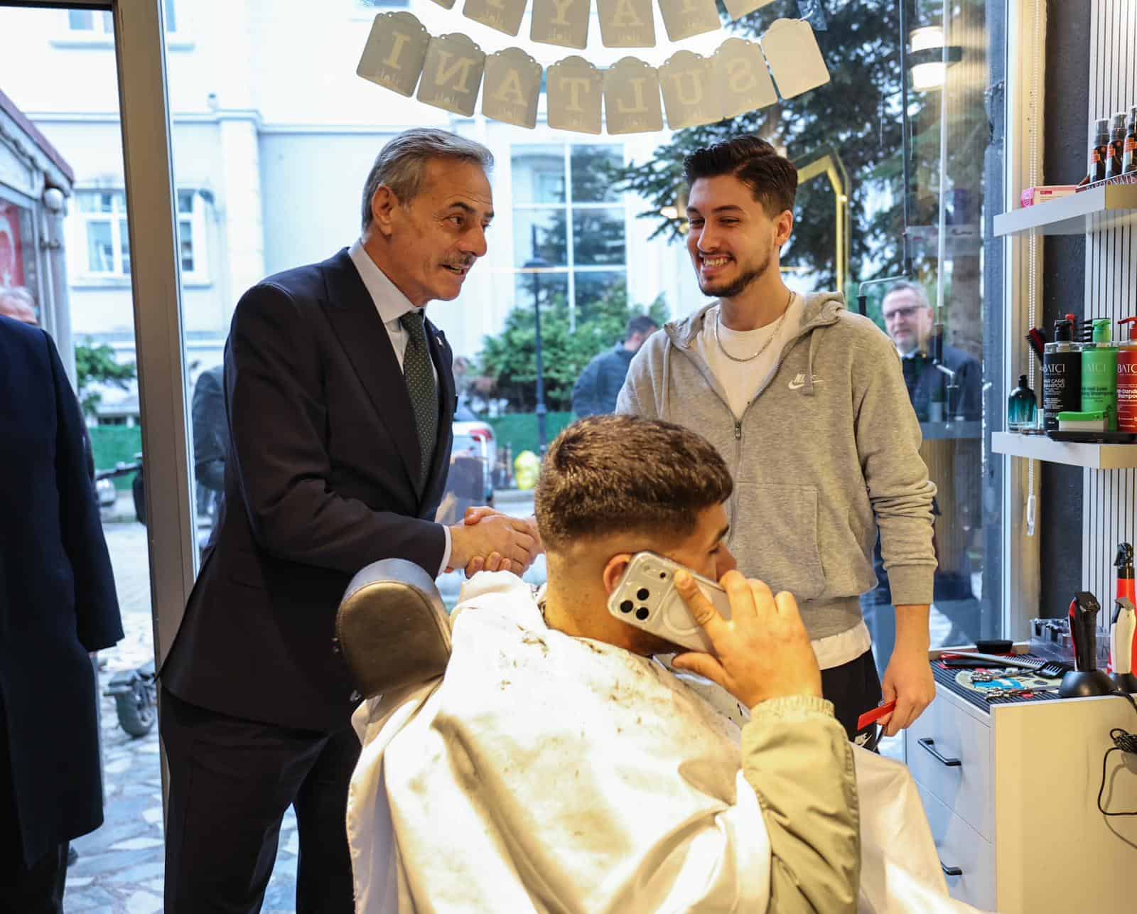 Başkan Yusuf Alemdar Hendek'te Yeni Yatırımlar ve Projelerle Hizmetlerini Sürdürüyor