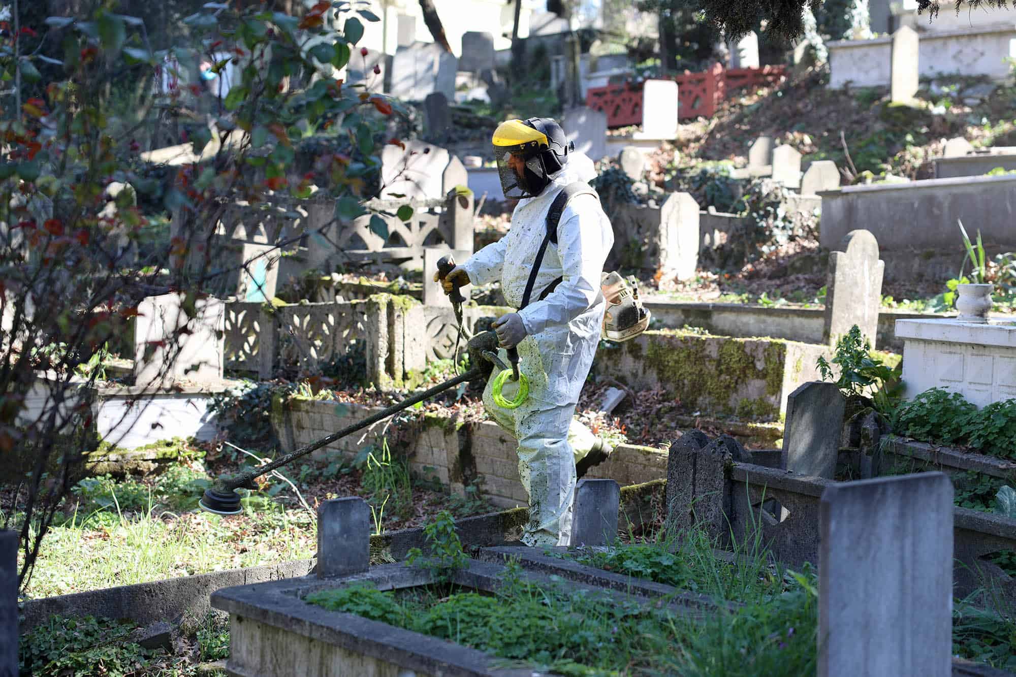 Sakarya’da Mezarlıklar Ramazan Bayramı Öncesi Bakım ve Temizlikten Geçiyor