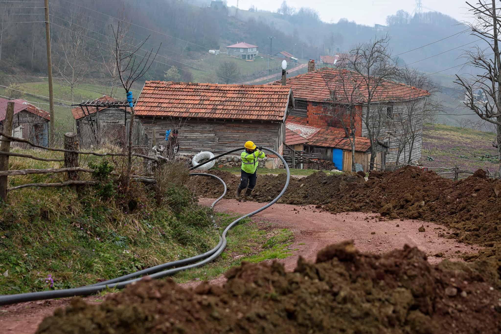 Geyve Kamışlı Orta Mahalle’de 5 Bin Metrelik İçme Suyu Hattı Yenileniyor