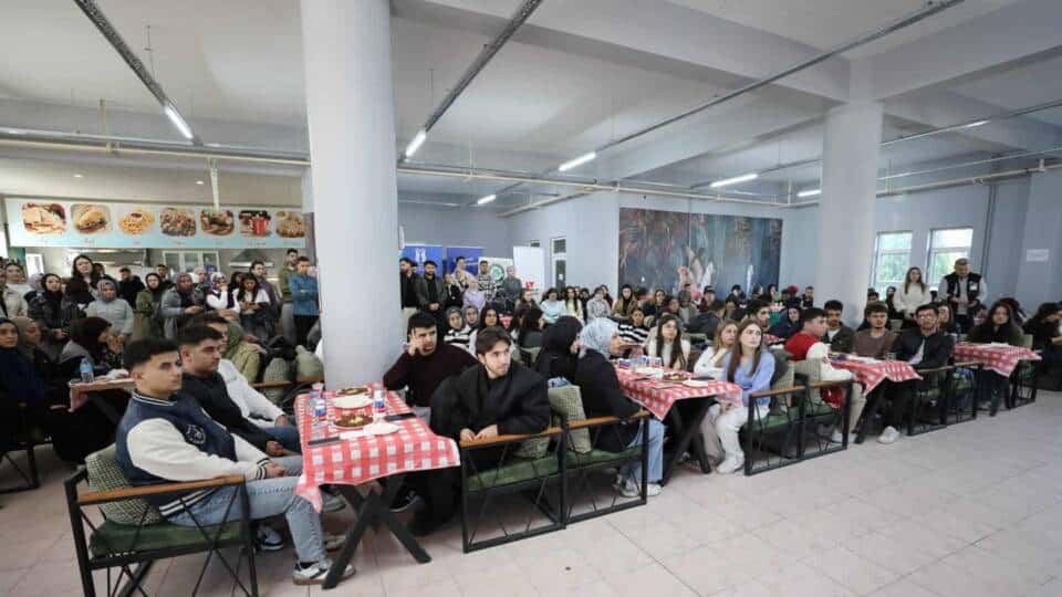Akyazı Sağlık Hizmetleri MYO’da Rektör ile Öğrenciler Çözüm Odaklı Toplantıda Buluştu