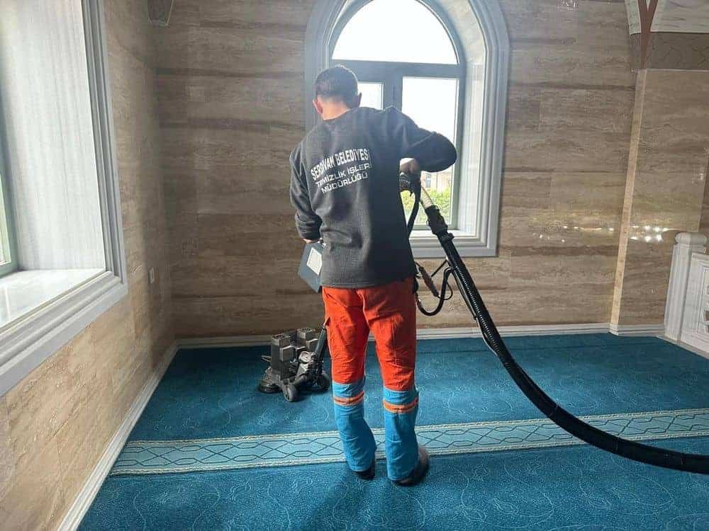 Serdivan Belediyesi Ramazan Bayramı Öncesi İlçede Kapsamlı Temizlik Çalışmalarını Sürdürüyor