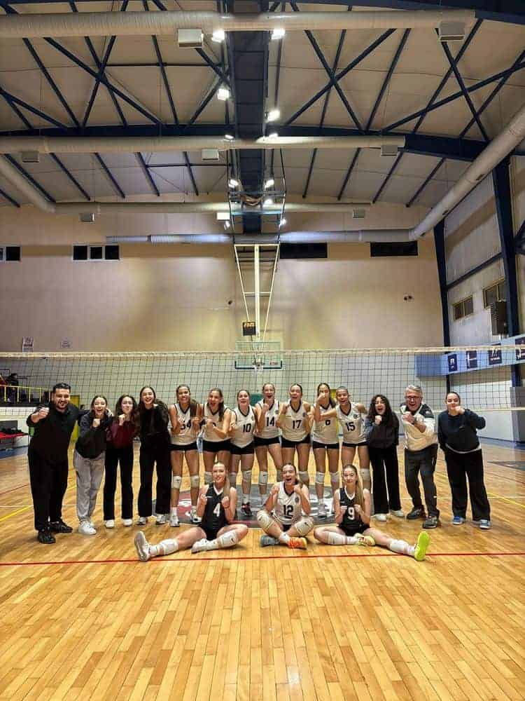 Serdivan Belediyesi Yıldız Kız B Takımı Zorlu Rakibini Geçerek Finale Yükseldi