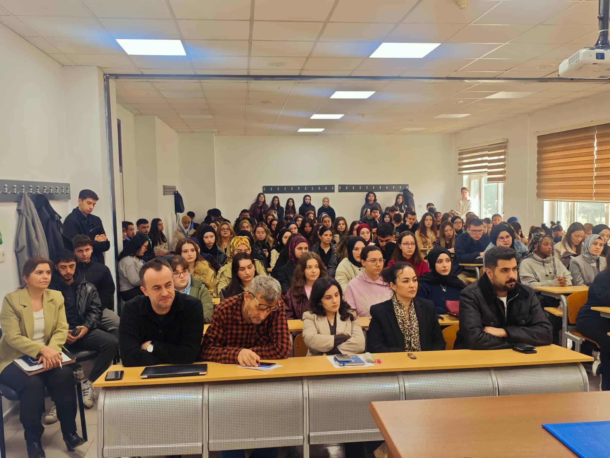 Sağlık Bilimleri Fakültesi'nde Türkiye’de Sağlık Hizmeti Sunumu Konulu Etkinlik Düzenlendi