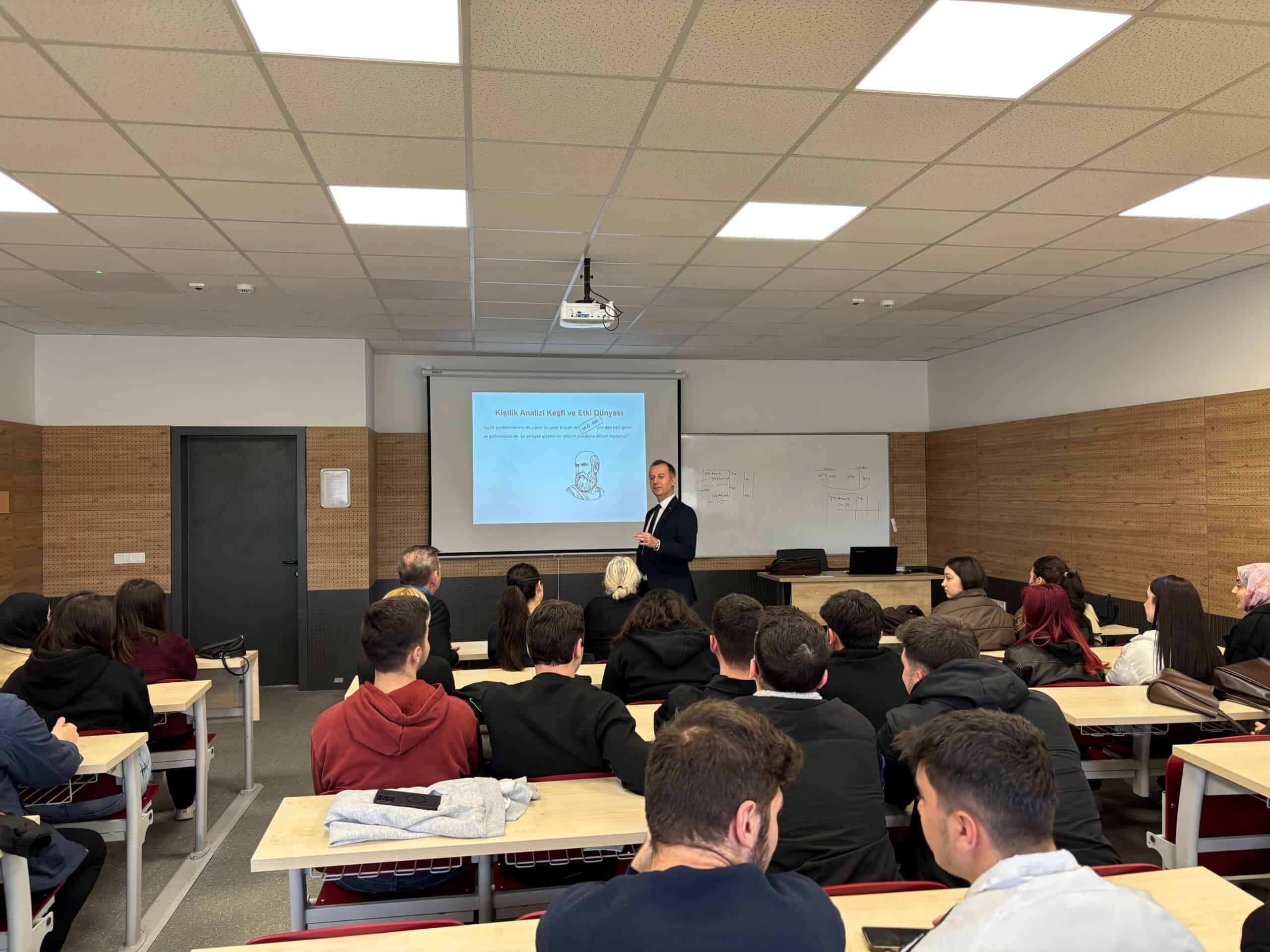 Yönetim ve Organizasyon Bölümünde 'Kişiliklerin Şifresi' Etkinliği Gerçekleşti