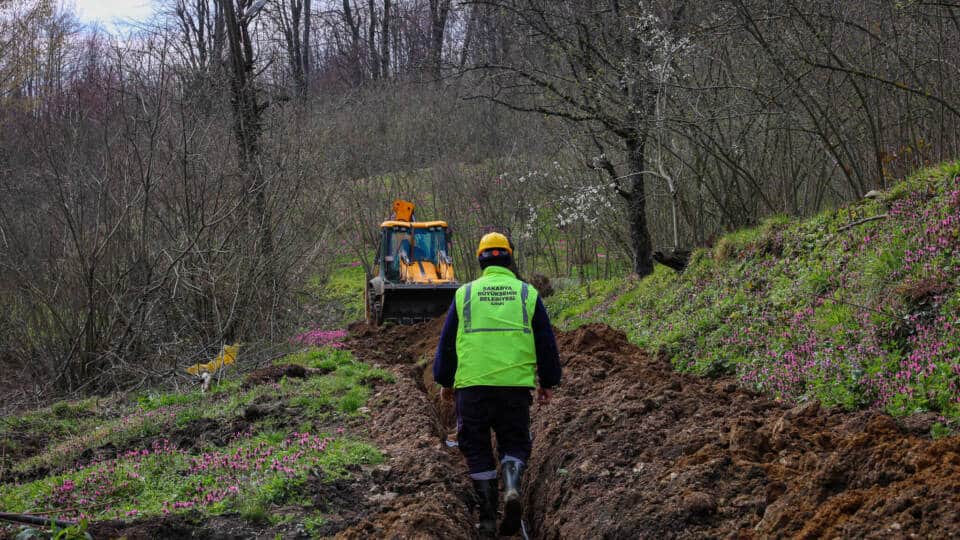 Hendek Karadere Mahallesi’nde 13 Kilometrelik İçme Suyu Hattı Uzun Yıllar Güvenli Hizmet Sunacak