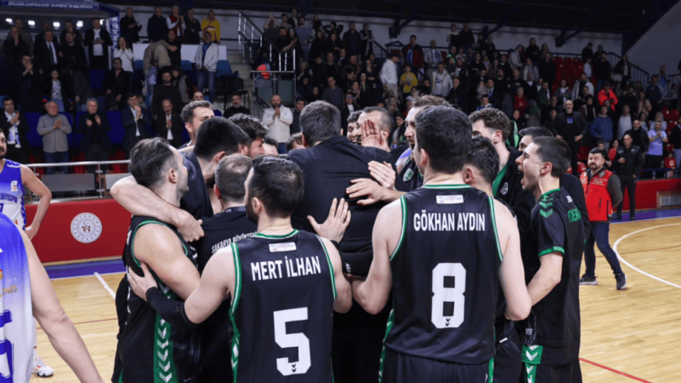 Sakarya Büyükşehir Basketbol Takımı Kütahya’da Galibiyetle 1. Lig’e Yükseldi