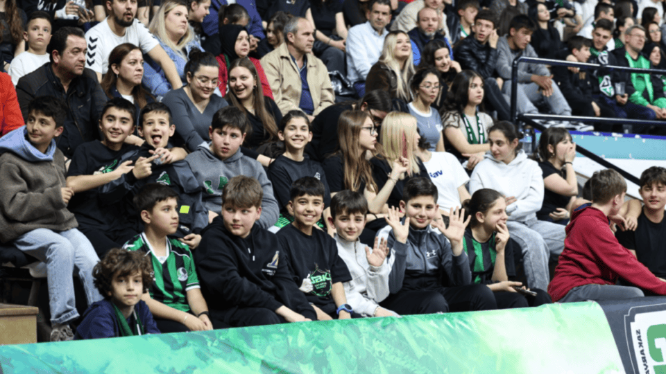 Sakarya Büyükşehir Basketbol Takımı, Yarı Final Serisine Kütahya Karşısında Farklı Başladı
