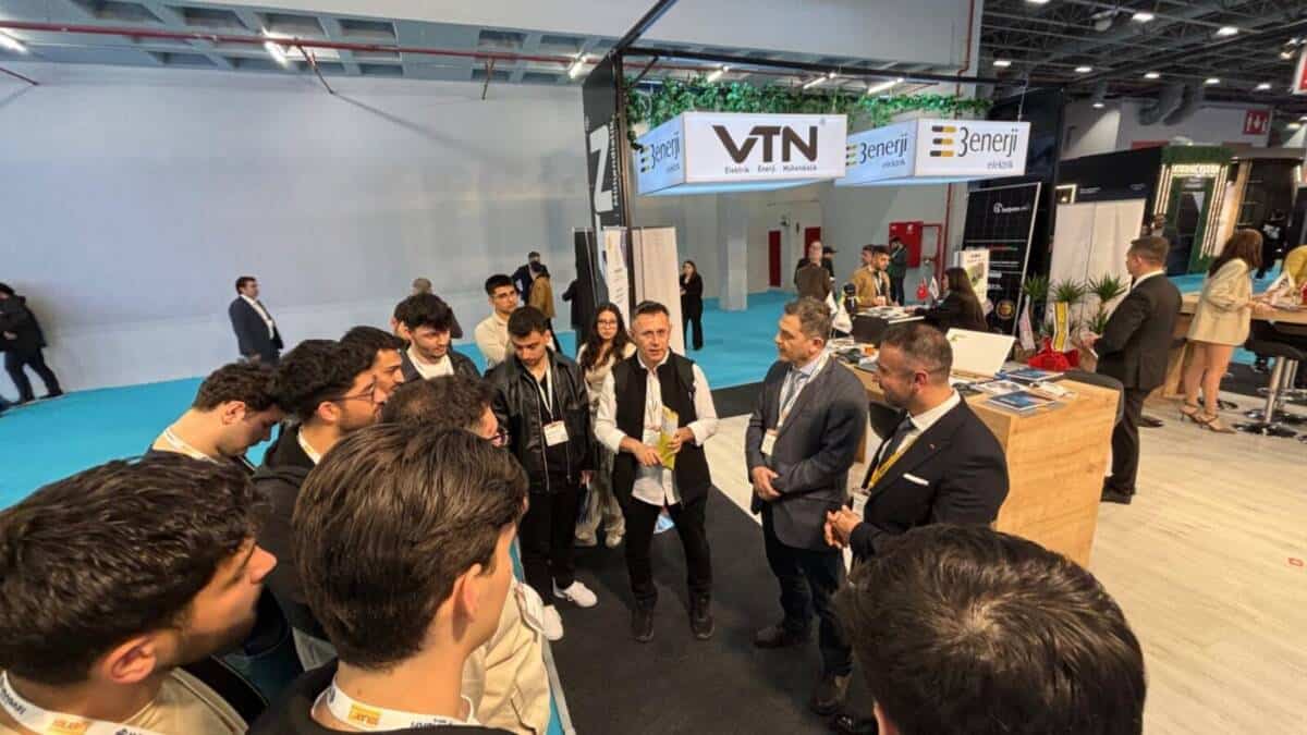 Sakarya Elektrik ve Enerji Bölümü Öğrencileri SOLAREX 2026 Fuarında Sektörel Deneyim Kazandı