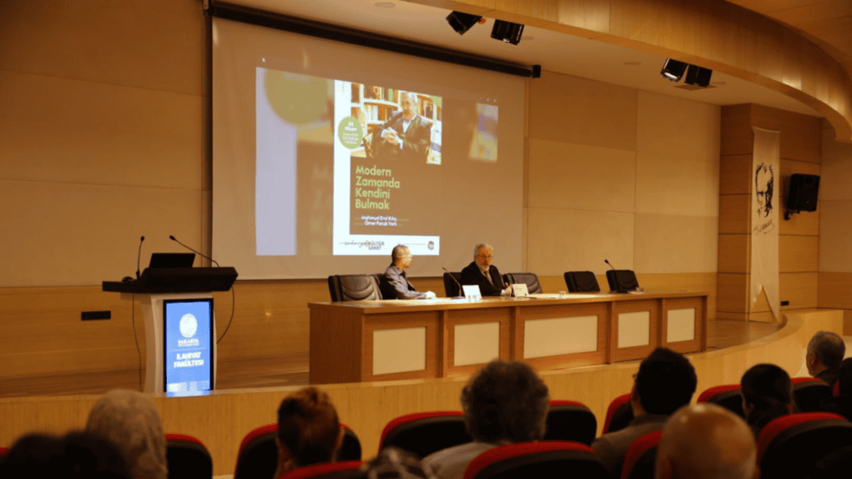 Prof. Dr. Mahmut Erol Kılıç, Sakarya’da Kendini Tanıma ve Anlam Üzerine Konuştu