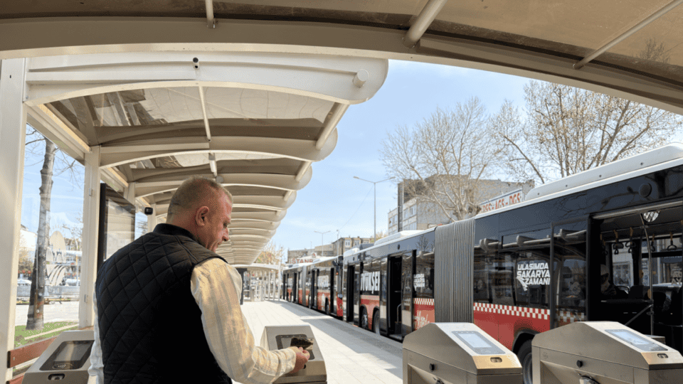 Sakarya Yenikent Metrobüs Hattında Ücretli Taşıma ve Artan Seferler 16 Nisan’da Başlıyor