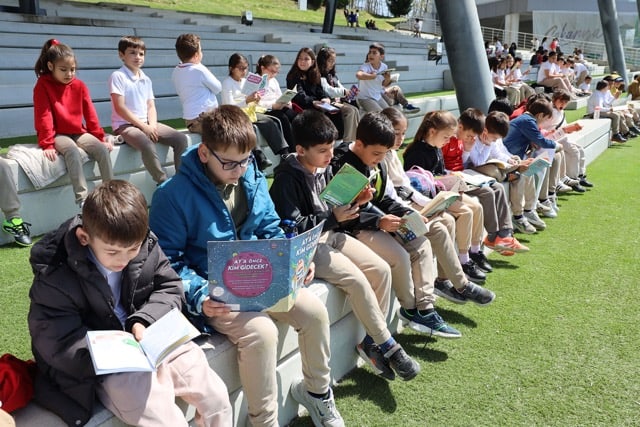 Sakarya’da İlkokul Öğrencileri Ayçiçek Vadisi’nde Spor ve Sanatla Buluştu