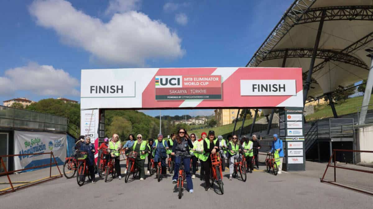 Ayçiçeği Bisiklet Vadisi’nde Kadınlara Yönelik Spor ve Beslenme Programları Sürüyor