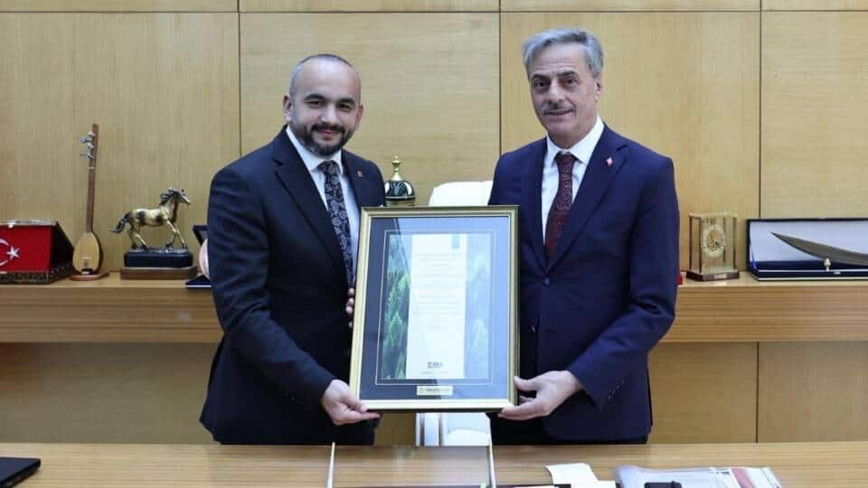 Sakarya GİAD’dan Belediye Ziyaretlerinde Fidan Bağışıyla Kalıcı Değer Mesajı