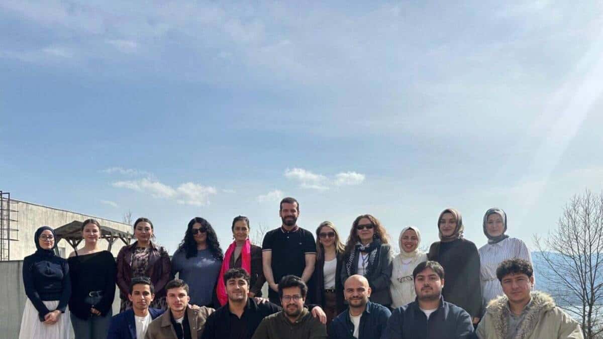 Sakarya Üniversitesi'nin Gönüllülük Dersi, 'İyiden İyilik' Adıyla TRT GENÇ'te Yayına Hazırlanıyor