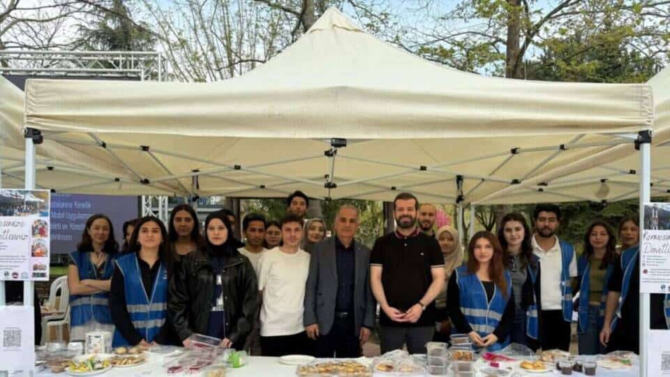 Sakarya Üniversitesi’nde Öğrenciler ve Personelden İhtiyaç Sahibi Aileye Destek Kermesi