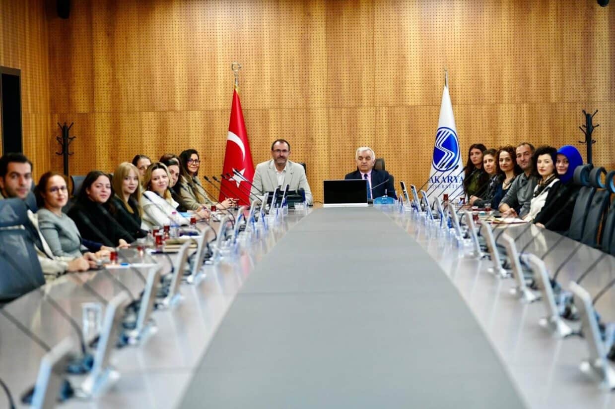 Sakarya Üniversitesi, 60 Yaş Üzerindekilere Özel Yaşam Boyu Öğrenenler Akademisi Başlatıyor