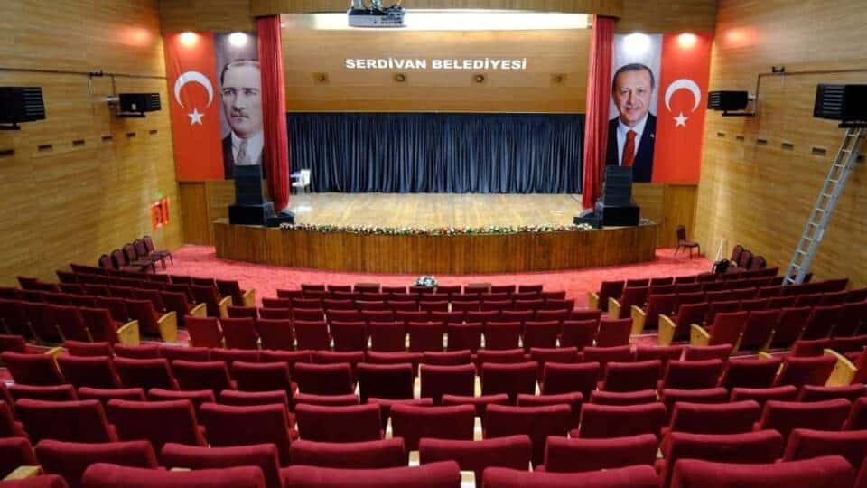 Serdivan Kongre ve Konferans Salonu Yenilenen Altyapısıyla Bölgeye Katkı Sunacak