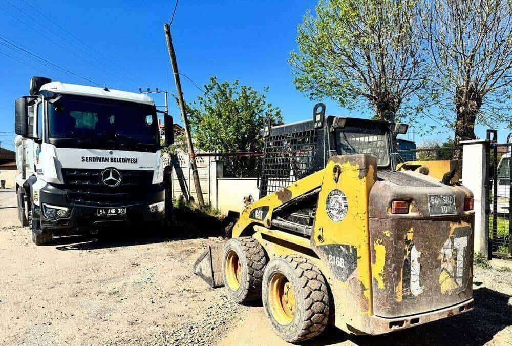 Serdivan Aralık Mahallesi Türkoğlu Caddesi’nde Yağmur Suyu Hattı Güçlendiriliyor