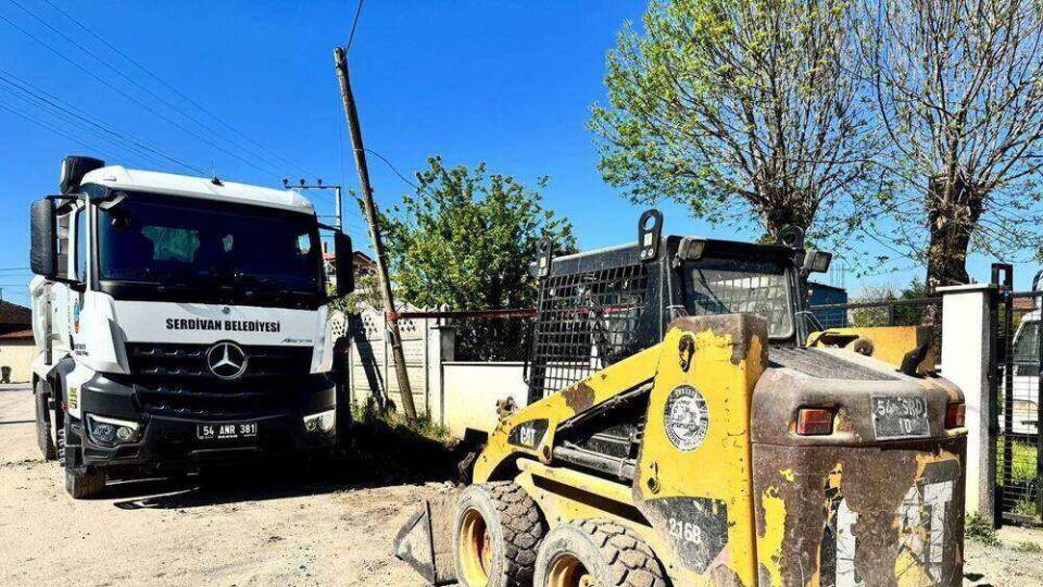 Serdivan Aralık Mahallesi Türkoğlu Caddesi’nde Yağmur Suyu Hattı Güçlendiriliyor