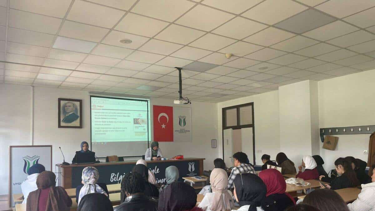 Akyazı'da Sağlık Bilinci İçin Yabancı Öğrencilere Sıtma Eğitimi Düzenlendi