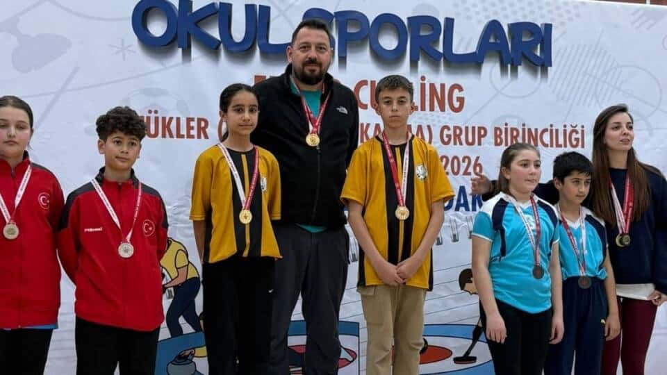 Sakarya Büyükşehirli Sporcular Yağlı Güreş ve Floor Curling Turnuvalarında Derece Yaptı