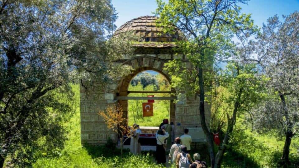 SAÜ İlahiyat Fakültesi Öğrencileri İznik’te Teorik Fotoğraf Bilgilerini Pratikle Destekledi