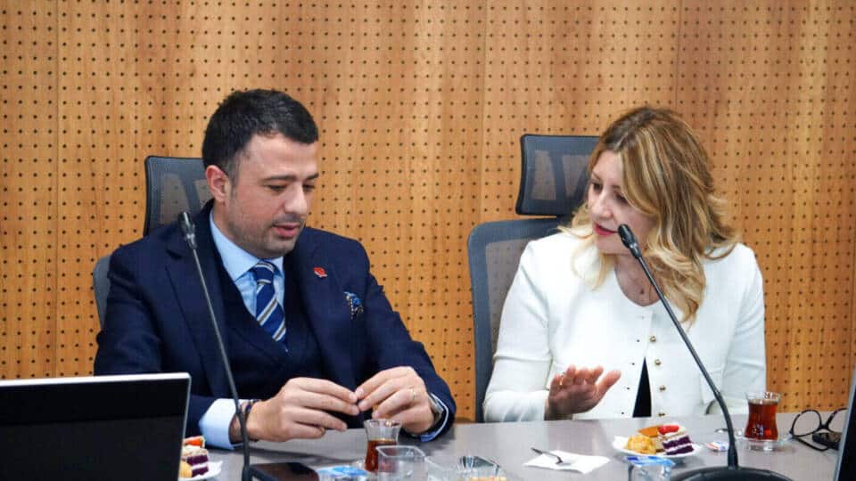 SAÜ İşletme Fakültesi Danışma Kurulu'ndan Yetkinlik Odaklı Eğitim ve Sektörle Güçlü İş Birliği Adımı