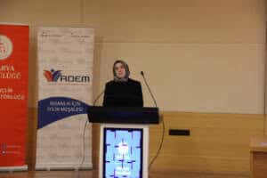 Sakarya Üniversitesi’nde Diyanet’te Kadınların Görev Alanları ve Kariyer Süreçleri Panelde Ele Alındı