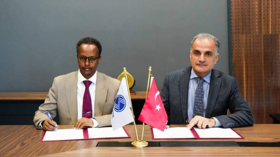 Zemzem Bilim ve Teknoloji Üniversitesi Heyeti Sakarya Üniversitesinde Akademik İş Birliği Görüşmeleri Yaptı